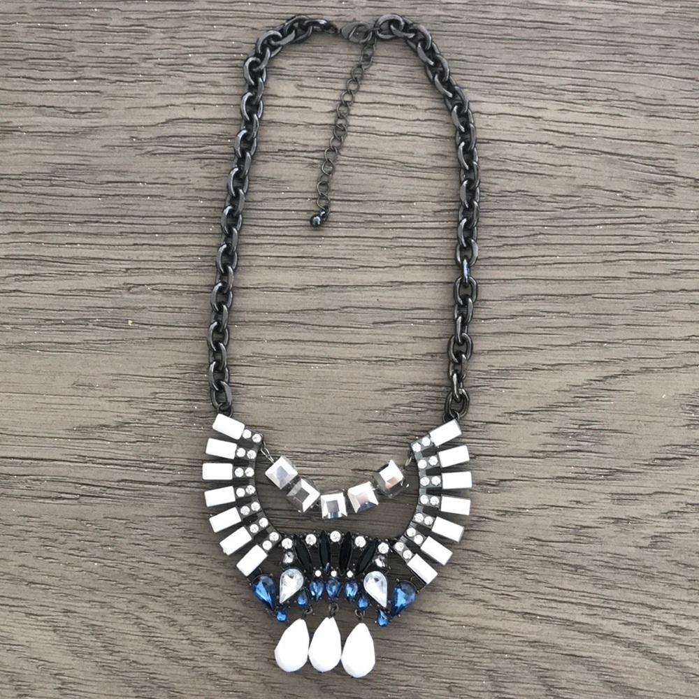 Jewled necklace